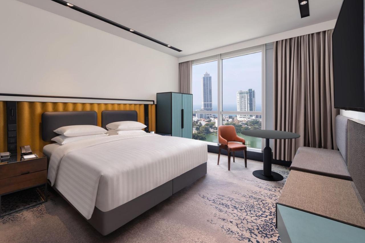 Courtyard By Marriott Colombo Hotell Exteriör bild