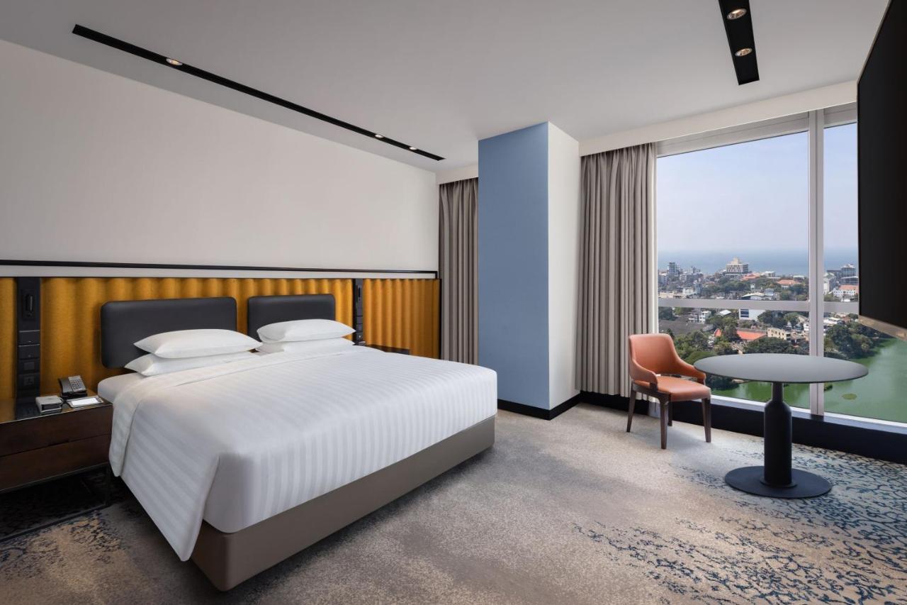 Courtyard By Marriott Colombo Hotell Exteriör bild