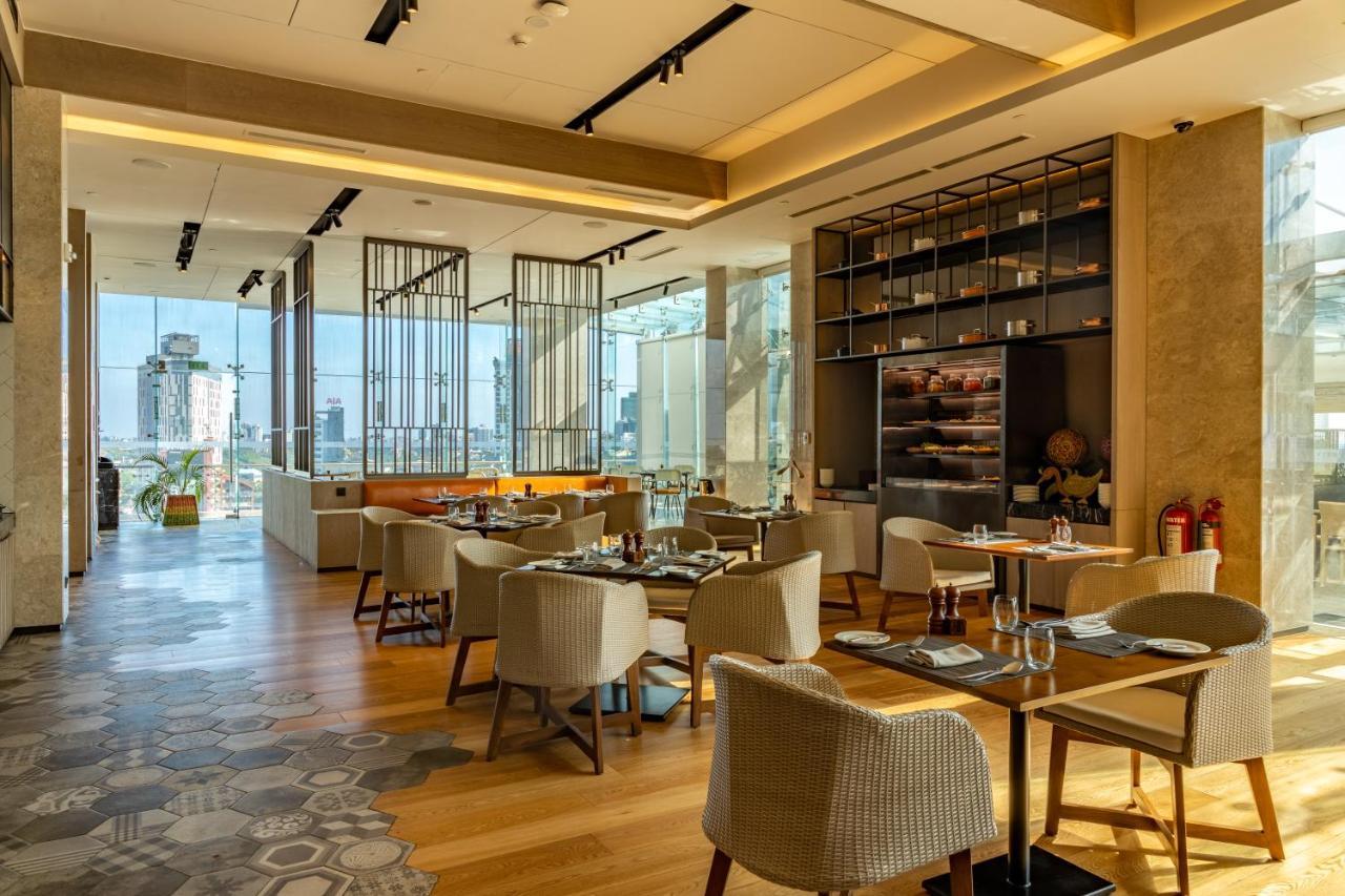 Courtyard By Marriott Colombo Hotell Exteriör bild