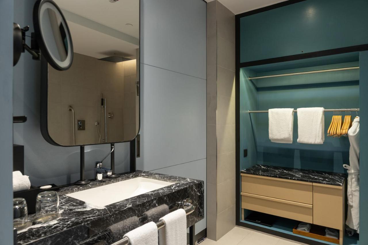 Courtyard By Marriott Colombo Hotell Exteriör bild