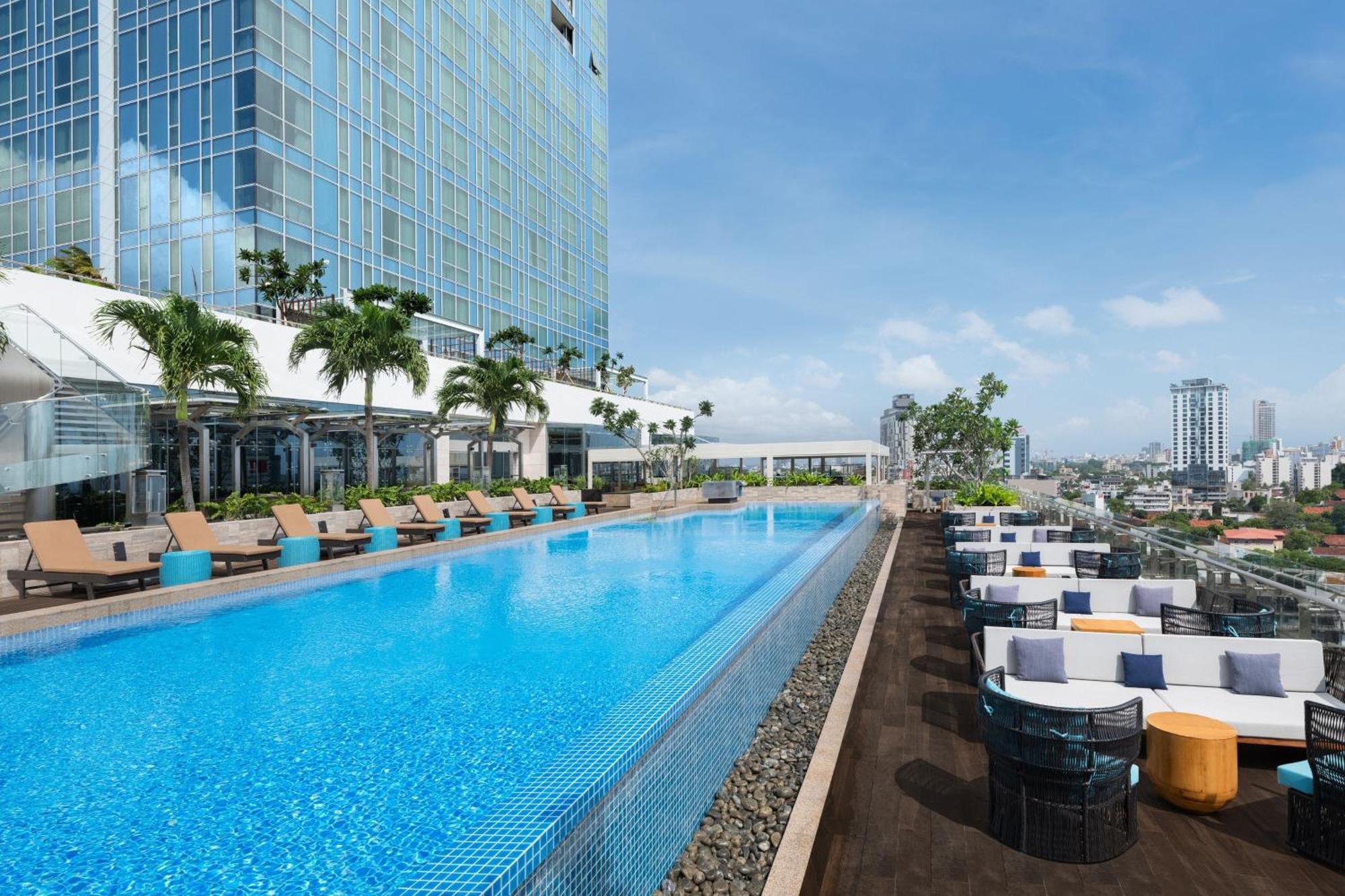 Courtyard By Marriott Colombo Hotell Exteriör bild