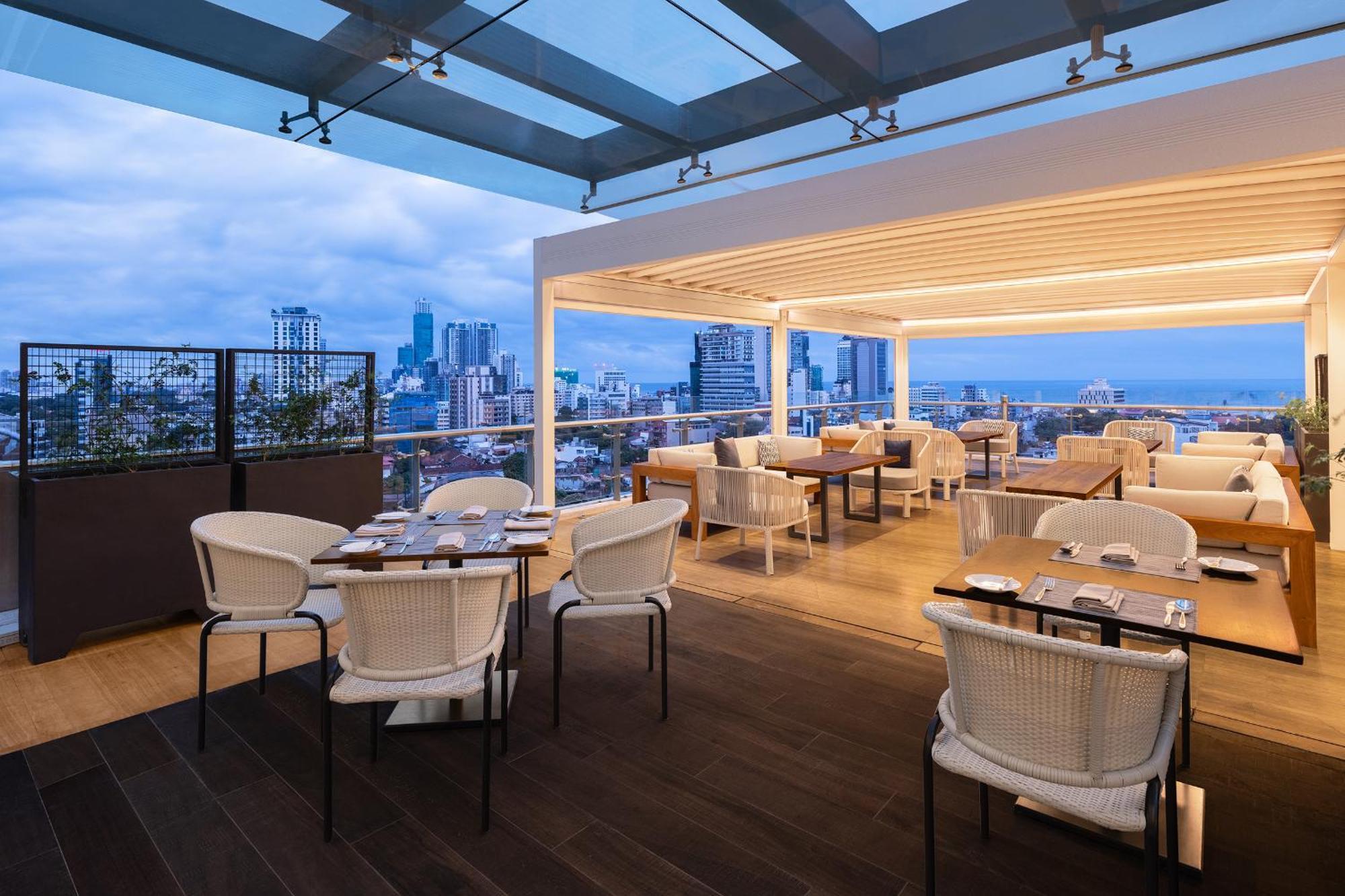 Courtyard By Marriott Colombo Hotell Exteriör bild